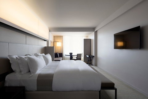 Hotel Realm - Schoolies Week Accommodation 0