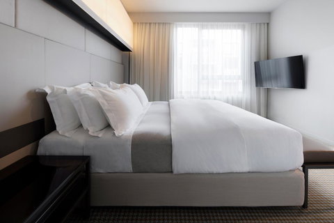 Hotel Realm - Schoolies Week Accommodation 11