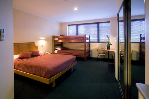 Madison Capital Executive Apartments - Schoolies Week Accommodation 1