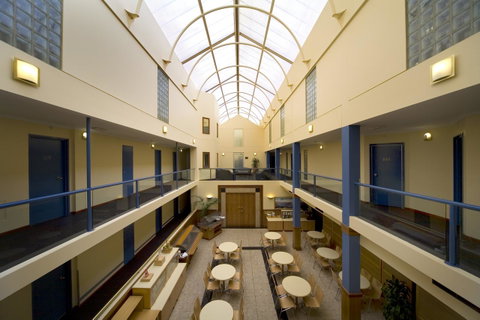 Madison Capital Executive Apartments - Schoolies Week Accommodation 2