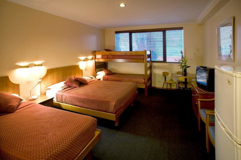 Madison Capital Executive Apartments - Schoolies Week Accommodation 4