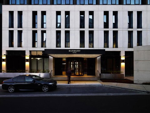 Burbury Hotel - Schoolies Week Accommodation 0