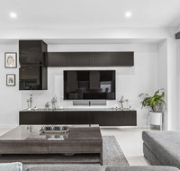 BOUTIQUE STAYS - Edinburgh Place - Schoolies Week Accommodation