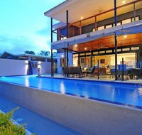 Bramston Beach - Luxury Holiday House - Schoolies Week Accommodation