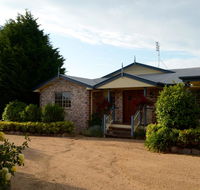 Brick Creek House - Schoolies Week Accommodation