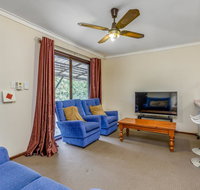 Bright Neat  Convenient House - Schoolies Week Accommodation