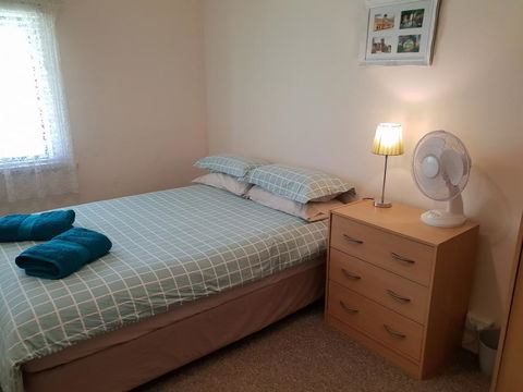 Browncoat Cottage Mudgee - Schoolies Week Accommodation 3