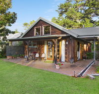 BROWNS COTTAGE - Schoolies Week Accommodation