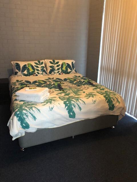 Bull 'n' Bush Hotel Motel - Schoolies Week Accommodation 3