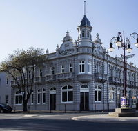 Bull and Mouth Hotel - Schoolies Week Accommodation