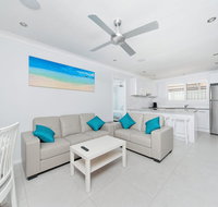 Burraneer  Corlette - Schoolies Week Accommodation