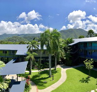 Cairns Adventure Lodge - Cook your own meals in your private Kitchen includes Dishwasher Washing Machine - Schoolies Week Accommodation