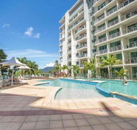 Cairns Esplanade 2 Bed 2 Bath Resort Hotel - Schoolies Week Accommodation