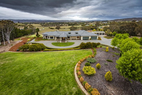 Canberra Luxury Estate - Schoolies Week Accommodation 2