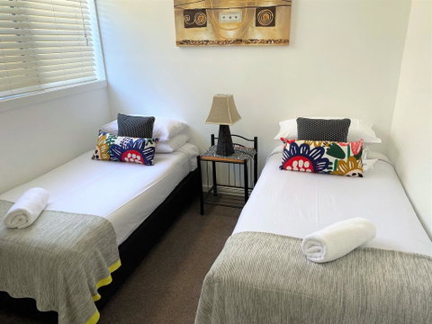 Canberra Short Term And Holiday Accommodation - Schoolies Week Accommodation 1