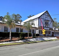 Canungra Hotel - Schoolies Week Accommodation