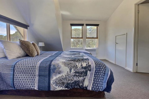 Cape Cod - Schoolies Week Accommodation 2