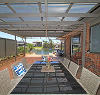 Carefree on Cormorant - Schoolies Week Accommodation