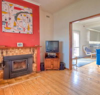 Carrick Fergus - Centrally located family home - Schoolies Week Accommodation