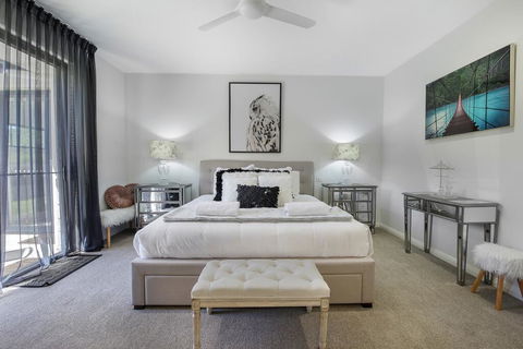 Casa Paradiso - Schoolies Week Accommodation 0
