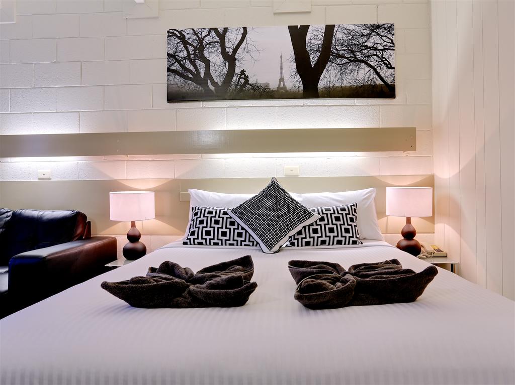 Longwood East VIC Schoolies Week Accommodation