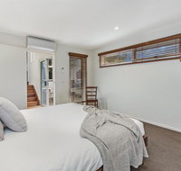 CASTWOOD VILLA No. 1 - Schoolies Week Accommodation