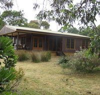 Cedar Cottage Nelson-2 Acre Retreat - Schoolies Week Accommodation