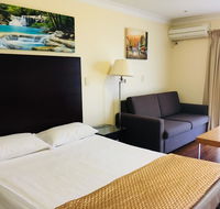 Centenary Motor Inn - Schoolies Week Accommodation