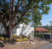 Central Cottage - Schoolies Week Accommodation