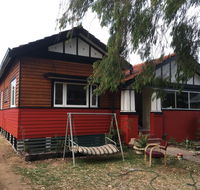Character 1940s Property - Schoolies Week Accommodation