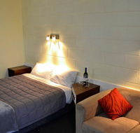 Charles Sturt Motor Inn - Schoolies Week Accommodation
