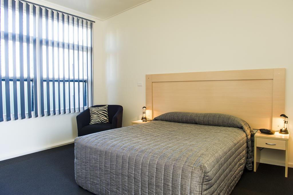 Burrangong NSW Schoolies Week Accommodation