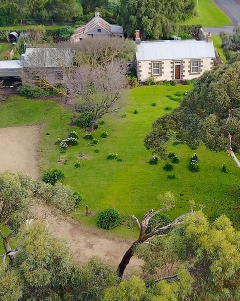 Cherry Plum Cottages - Schoolies Week Accommodation 3
