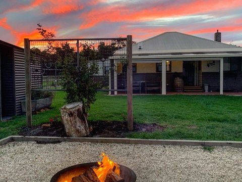 Chesterfarm And Stables - Schoolies Week Accommodation 2