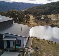 Chloe's Chalet - Schoolies Week Accommodation