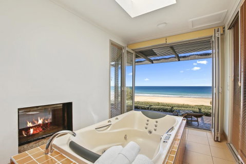 Chocolate Gannets - Schoolies Week Accommodation 3