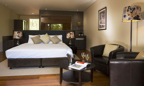 Cicada Lodge - Schoolies Week Accommodation 3