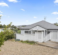 Claras cottage - Schoolies Week Accommodation
