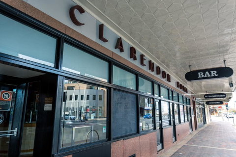 Clarendon Hotel - Schoolies Week Accommodation 1