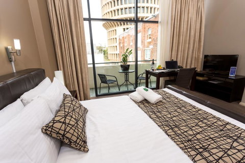 Clarendon Hotel - Schoolies Week Accommodation 0