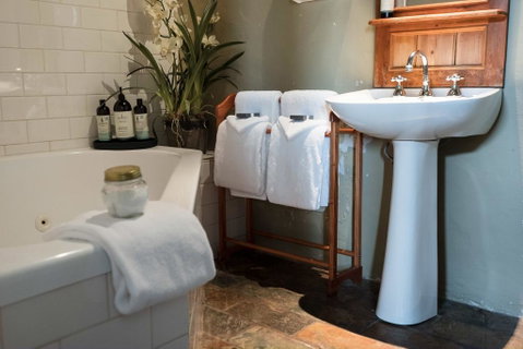 Clonmara Country House And Cottages - Schoolies Week Accommodation 2