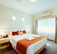 Club Motor Inn - Schoolies Week Accommodation