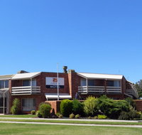 cluBarham Motel - Schoolies Week Accommodation