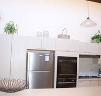 Coastal Retreat Unit 3 - Schoolies Week Accommodation