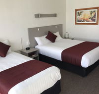 Cobb Inlander Motel - Schoolies Week Accommodation