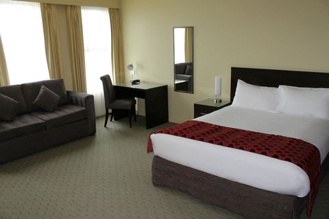 Comfort Inn & Suites City Views - Schoolies Week Accommodation 3