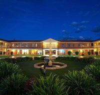 Comfort Inn  Suites King Avenue - Schoolies Week Accommodation