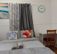 Comfortable Guest Room closes to Emerald CBD - Schoolies Week Accommodation