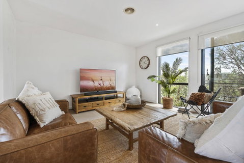 Comfy Coast Drive Condo - Schoolies Week Accommodation 3