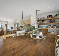 Comfy Coast Drive Condo - Schoolies Week Accommodation